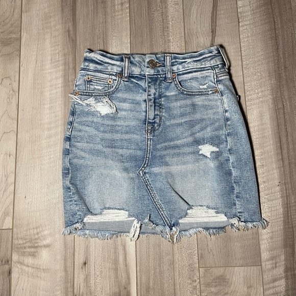 American Eagle Jean Skirt! - Picture 1 of 3